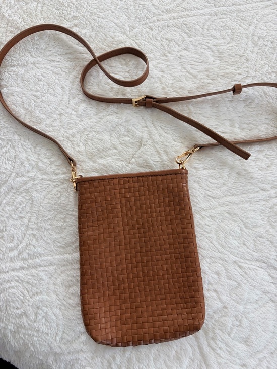 Quince Handbags - QUINCE Woven Italian Leather Crossbody Phone Bag - Tan